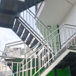 cầu thang thoát hiểm